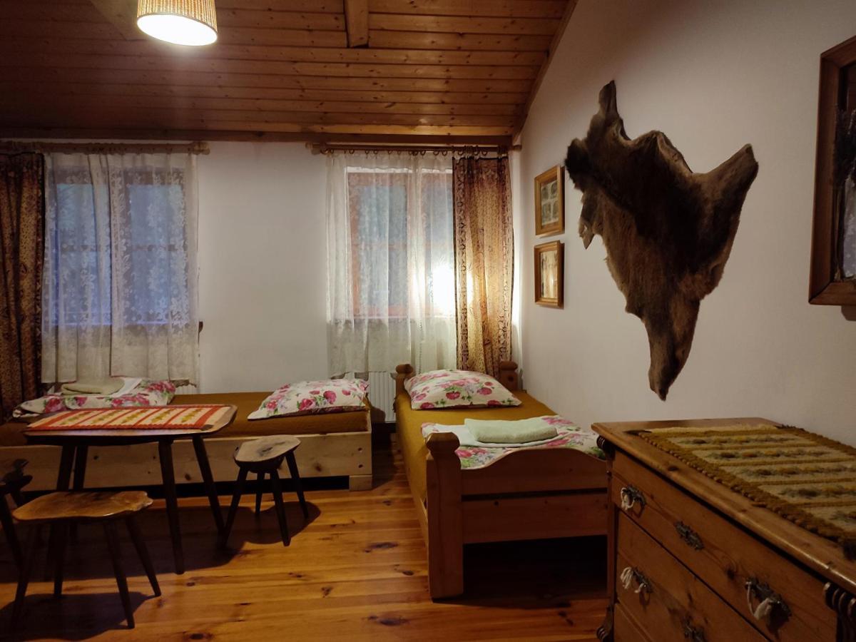 Hajstra Hotel Krempna Buitenkant foto