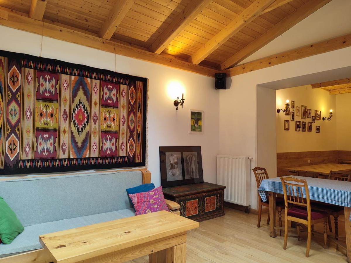 Hajstra Hotel Krempna Buitenkant foto